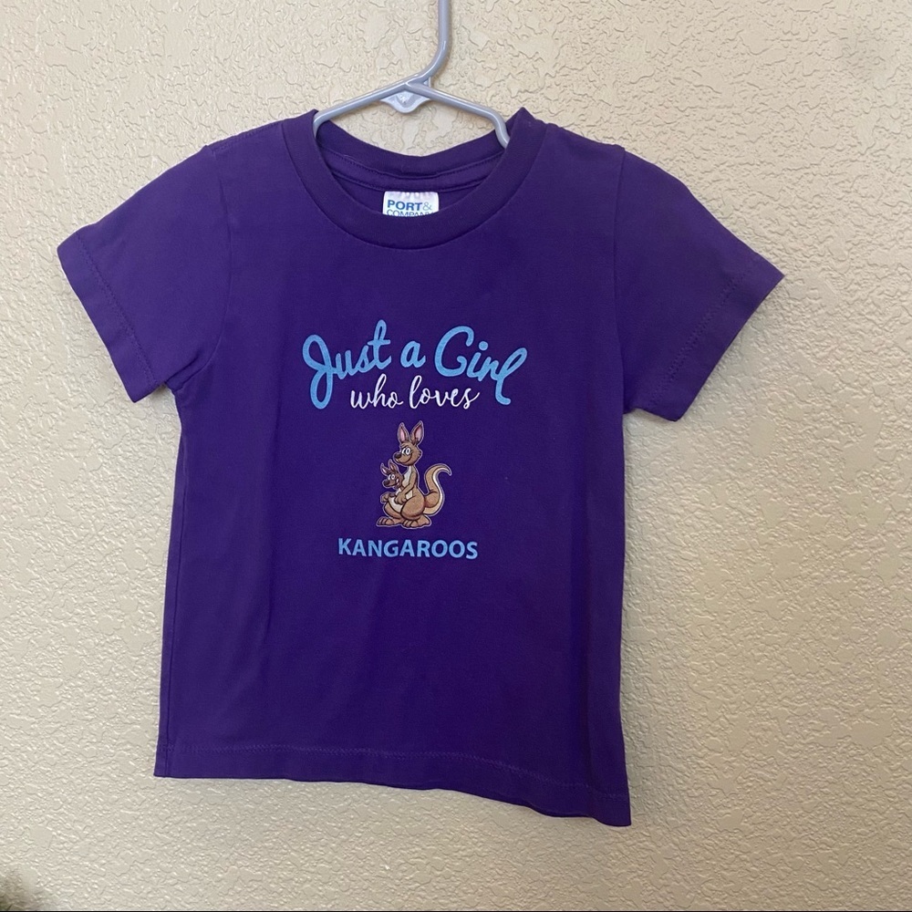 Girls T-shirt just a girl that loves kangaroos 2t